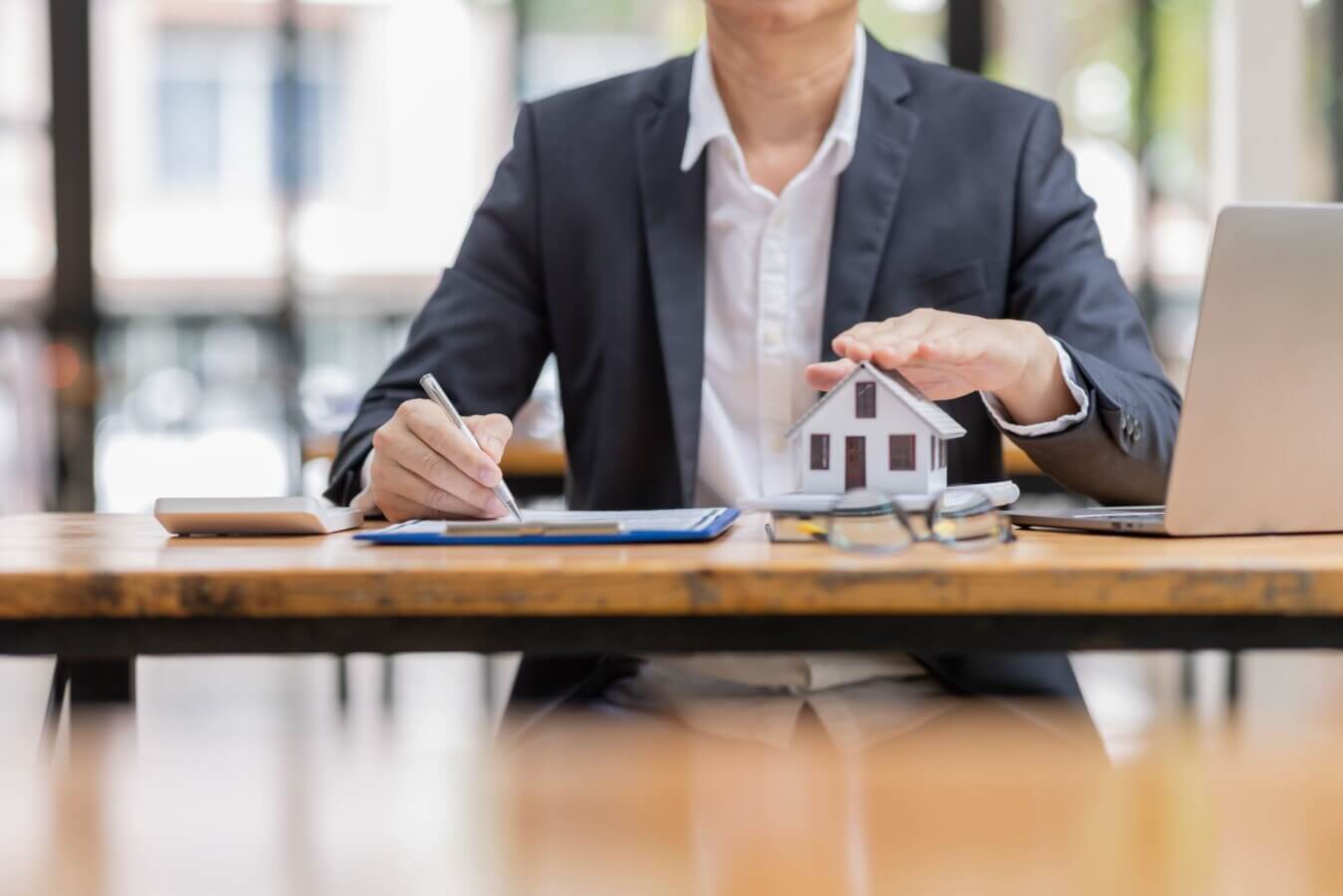 How to Master Commercial Real Estate Brokerage in 2026